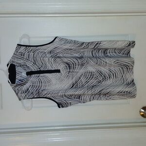 Tail active wear sleeves blouse